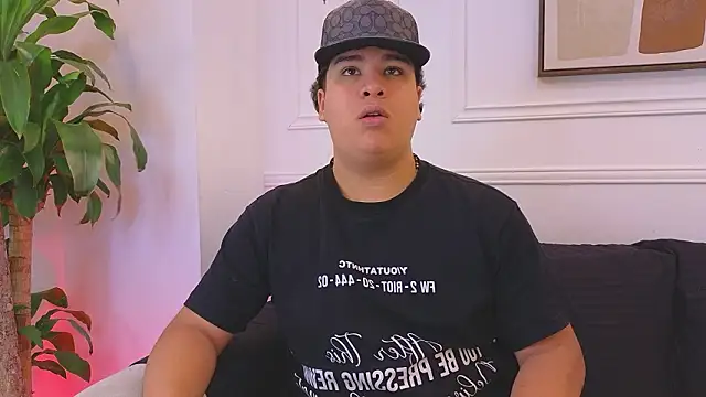 Naim Bennetsex online show from February 9, 2026, 6:39 pm