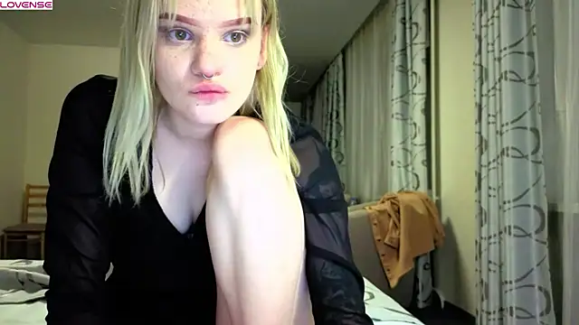 Snapshot of Elieiza_xo chatting on May 26, 2026, 5:11 pm Elieiza xo online show from May 26, 2026, 5:11 pm