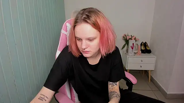 Elieiza xo online show from October 4, 2025, 10:06 am