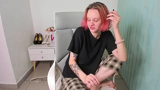 Elieiza xo online show from September 26, 2025, 3:35 am