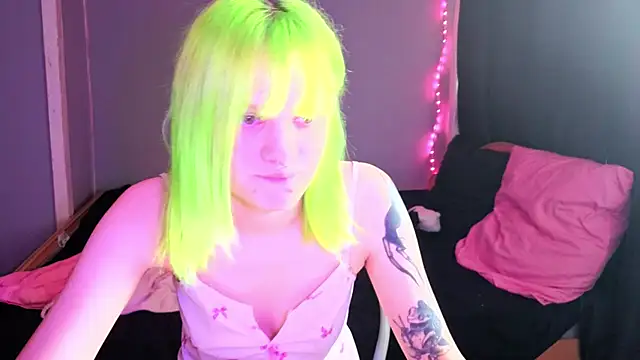 Snapshot of Elieiza_xo chatting on April 22, 2026, 8:54 am Elieiza xo online show from April 22, 2026, 8:54 am