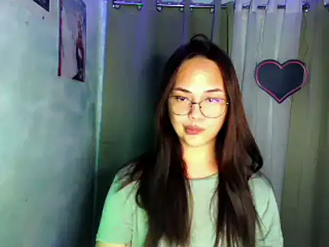 Snapshot of sweetsassyxx chatting on April 28, 2026, 2:10 pm sweetsassyxx online show from April 28, 2026, 2:10 pm