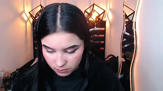 Natalie loffreda online show from April 2, 2026, 8:04 pm