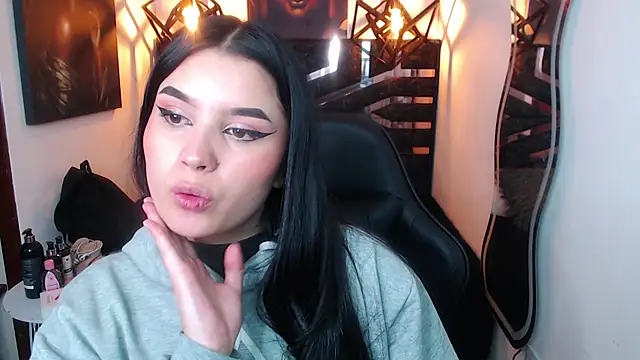 Natalie loffreda online show from April 22, 2026, 7:53 pm