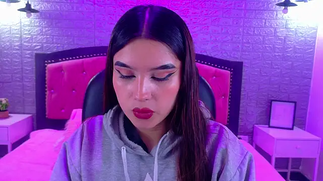 Natalie loffreda online show from December 20, 2025, 3:42 am