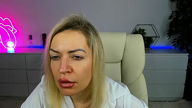 Anna Snows online show from October 28, 2025, 6:34 am