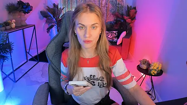 Snapshot of VanessaMates chatting on October 2, 2025, 5:44 am VanessaMates online show from October 2, 2025, 5:44 am