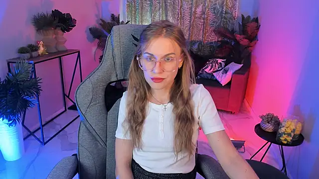 Snapshot of VanessaMates chatting on October 6, 2025, 8:04 am VanessaMates online show from October 6, 2025, 8:04 am