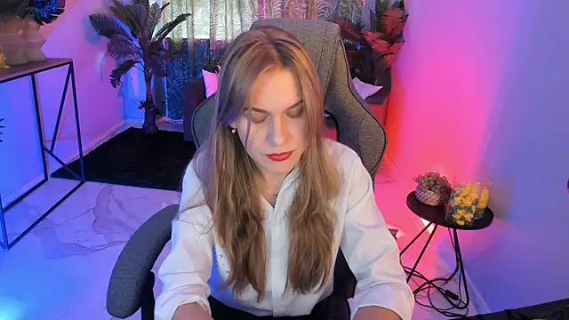 Snapshot of VanessaMates chatting on October 3, 2025, 5:53 am VanessaMates online show from October 3, 2025, 5:53 am