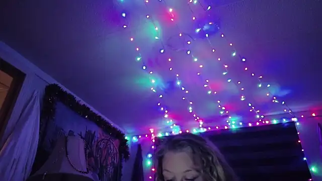 Snapshot of HotRedYeag chatting on October 10, 2025, 7:42 am HotRedYeag online show from October 10, 2025, 7:42 am