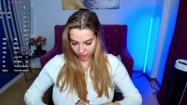 Snapshot of Emma__Ross chatting on May 9, 2026, 1:53 am Emma Ross online show from May 9, 2026, 1:53 am