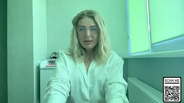 Snapshot of Blondie_xoxoxo chatting on July 12, 2026, 10:16 am Blondie xoxoxo online show from July 12, 2026, 10:16 am