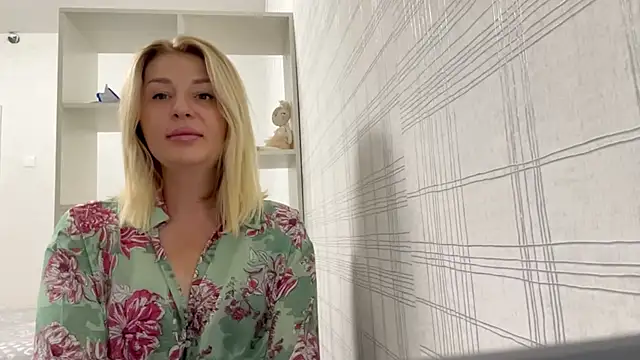 Blondie xoxoxo online show from September 29, 2025, 9:38 am