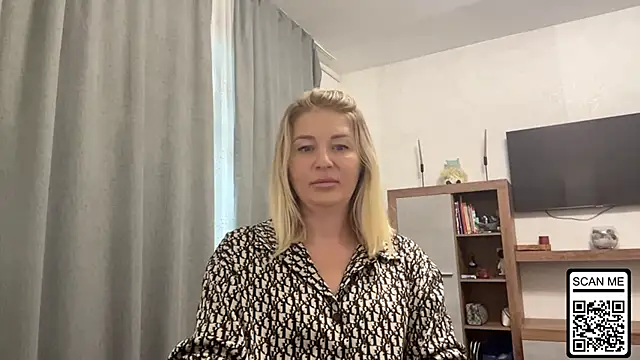 Blondie xoxoxo online show from October 3, 2025, 9:11 am