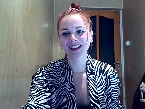 Snapshot of Kisa26311 chatting on November 18, 2025, 5:16 pm Kisa26311 online show from November 18, 2025, 5:16 pm