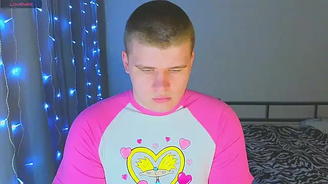 kittenmurr online show from December 15, 2025, 12:49 am