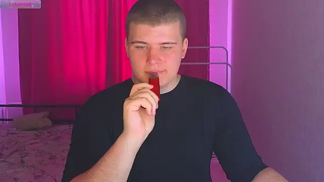 kittenmurr online show from April 14, 2026, 10:31 am