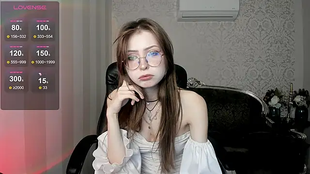 Snapshot of Grace_blush chatting on December 18, 2025, 9:51 pm Grace blush online show from December 18, 2025, 9:51 pm