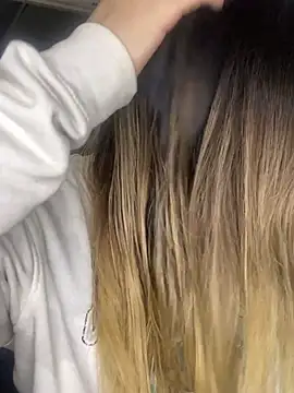 Blair Bunnyy online show from April 15, 2026, 5:13 am