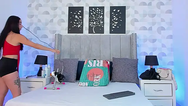 natasha moreno online show from September 12, 2025, 12:38 pm