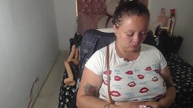 Snapshot of patty_squirt_ chatting on October 20, 2025, 2:46 am patty squirt online show from October 20, 2025, 2:46 am