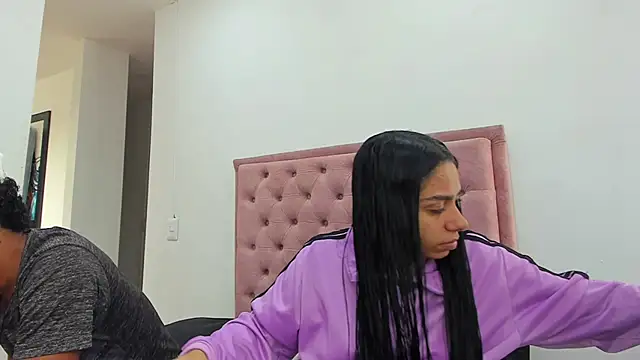 violet and myers online show from September 20, 2025, 1:38 pm