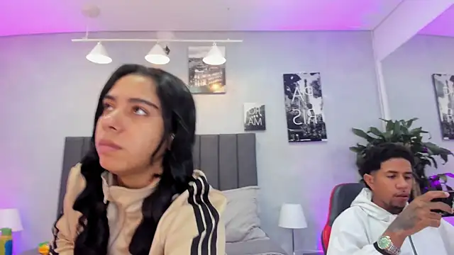 violet and myers online show from November 12, 2025, 11:14 am