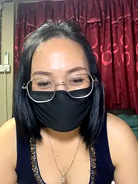 melyiaaa online show from December 3, 2025, 2:38 pm