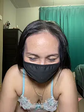 Snapshot of melyiaaa chatting on April 16, 2026, 3:24 pm melyiaaa online show from April 16, 2026, 3:24 pm