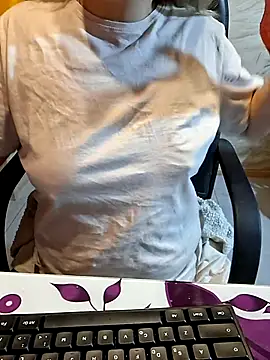 Snapshot of qSensi chatting on October 27, 2025, 12:00 am qSensi online show from October 27, 2025, 12:00 am