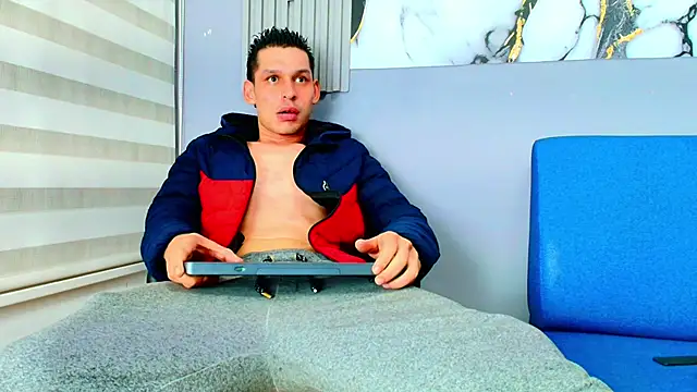 MARCUS SMITHH1 online show from October 21, 2025, 8:03 am