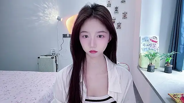 Snapshot of suger-TT chatting on November 18, 2025, 4:05 am suger-TT online show from November 18, 2025, 4:05 am