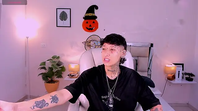 Luci Rose online show from October 30, 2025, 2:43 am