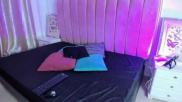 Snapshot of Tessa_Sinclaire chatting on September 30, 2025, 8:26 pm Tessa Sinclaire online show from September 30, 2025, 8:26 pm