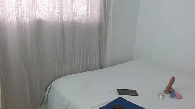 Snapshot of lolascarlett chatting on October 22, 2025, 1:43 pm lolascarlett online show from October 22, 2025, 1:43 pm