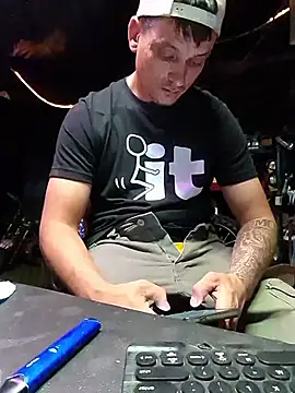 twistafatpipe online show from October 18, 2025, 9:50 pm