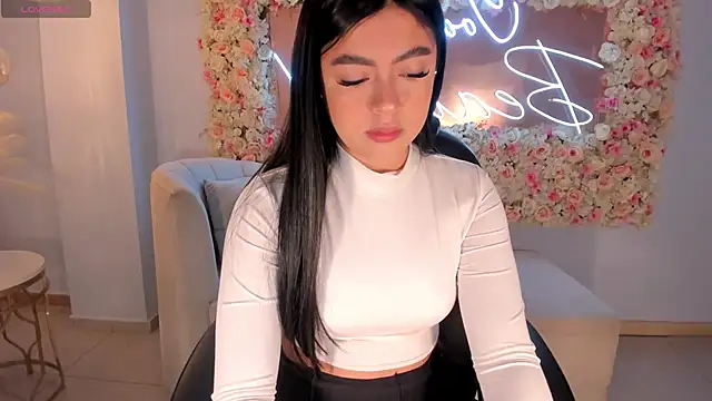 NataliaGaret online show from January 11, 2026, 11:22 pm