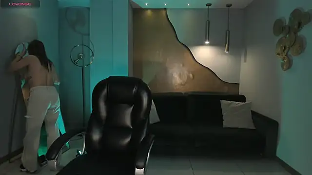 LizzCooper online show from December 16, 2025, 4:06 am