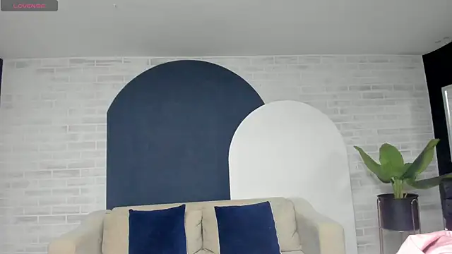 Snapshot of ScarlettBoss chatting on November 6, 2025, 10:41 am ScarlettBoss online show from November 6, 2025, 10:41 am