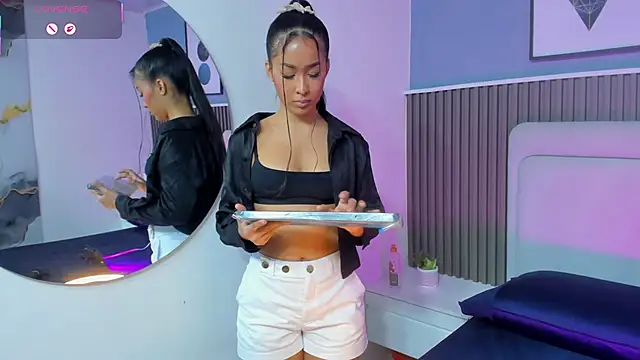 Snapshot of lily__star chatting on October 19, 2025, 3:20 am lily star online show from October 19, 2025, 3:20 am