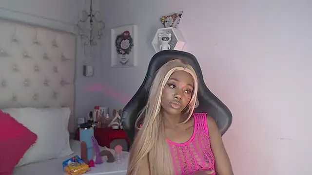 candyy ebony online show from November 28, 2025, 4:01 am