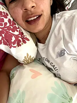 LatinaHottt online show from October 29, 2025, 5:45 pm