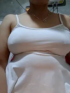 Snapshot of Nana-bar chatting on June 11, 2026, 6:21 am Nana-bar online show from June 11, 2026, 6:21 am