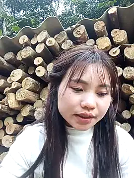 Snapshot of EllyBaby20 chatting on February 26, 2026, 8:47 am EllyBaby20 online show from February 26, 2026, 8:47 am