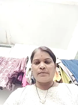 Snapshot of Bhavna_hot chatting on October 15, 2025, 10:45 am Bhavna hot online show from October 15, 2025, 10:45 am