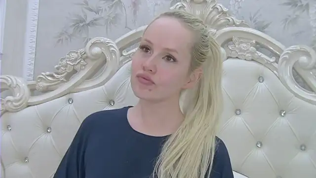 EllieFrosty  online show from March 17, 2026, 7:28 pm