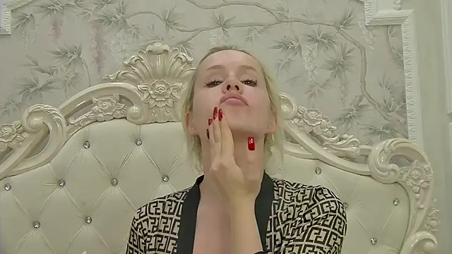 Snapshot of EllieFrosty_ chatting on September 26, 2025, 7:37 am EllieFrosty online show from September 26, 2025, 7:37 am