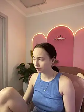 Snapshot of MonikaCarter chatting on December 1, 2025, 12:28 pm MonikaCarter online show from December 1, 2025, 12:28 pm