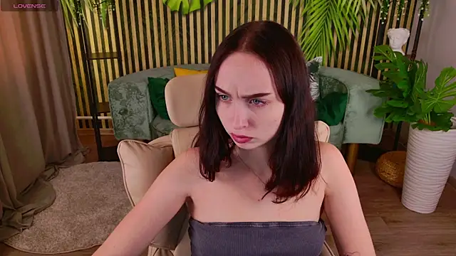 Snapshot of MonikaCarter chatting on September 25, 2025, 10:21 am MonikaCarter online show from September 25, 2025, 10:21 am