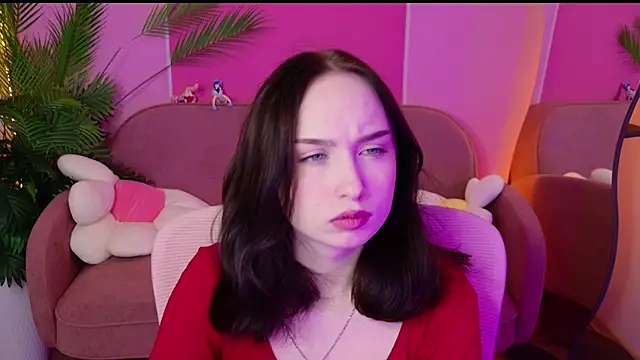 Snapshot of MonikaCarter chatting on October 5, 2025, 11:12 am MonikaCarter online show from October 5, 2025, 11:12 am